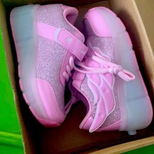 Rechargeable skate sneakers